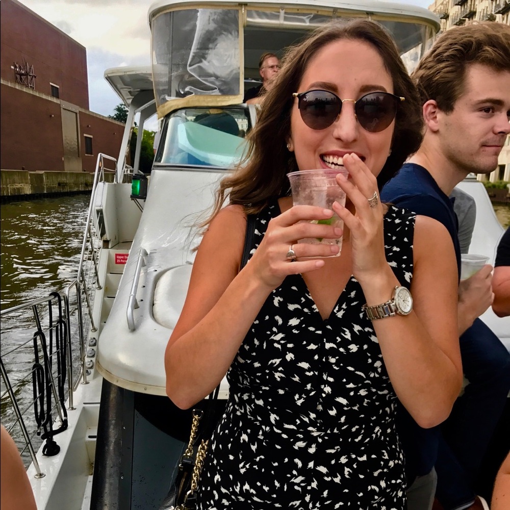 Meet your Posher, Arielle